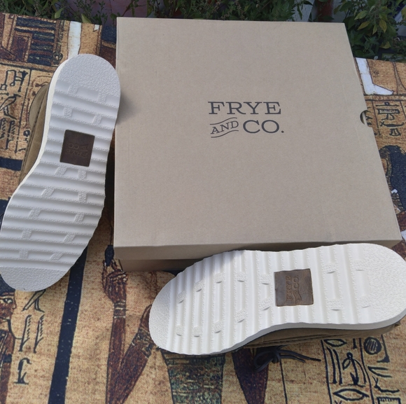 Frye Montana MocToe New In Box! - Picture 4 of 10